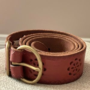 Lucky Brand 100% Leather Perforated Chestnut Belt Size S Brand New